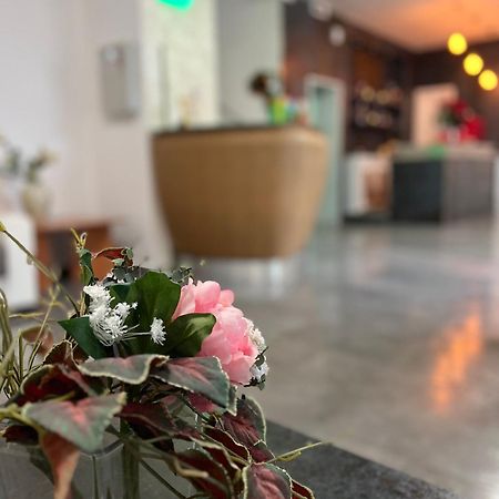 Hotel Miro Римини Экстерьер фото