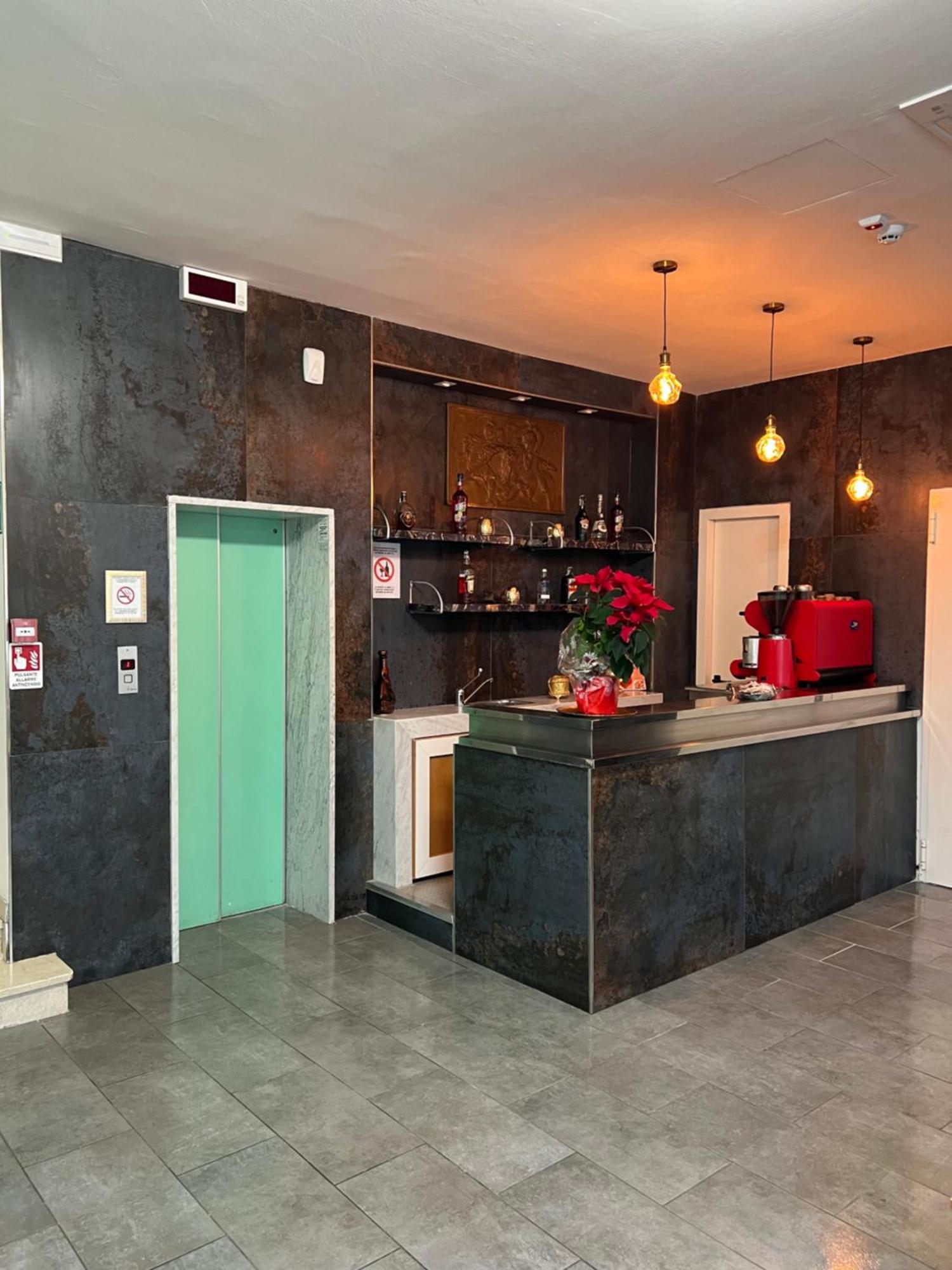 Hotel Miro Римини Экстерьер фото